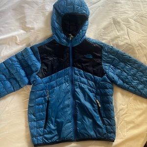 North face thermoball reversible medium boys coat winter